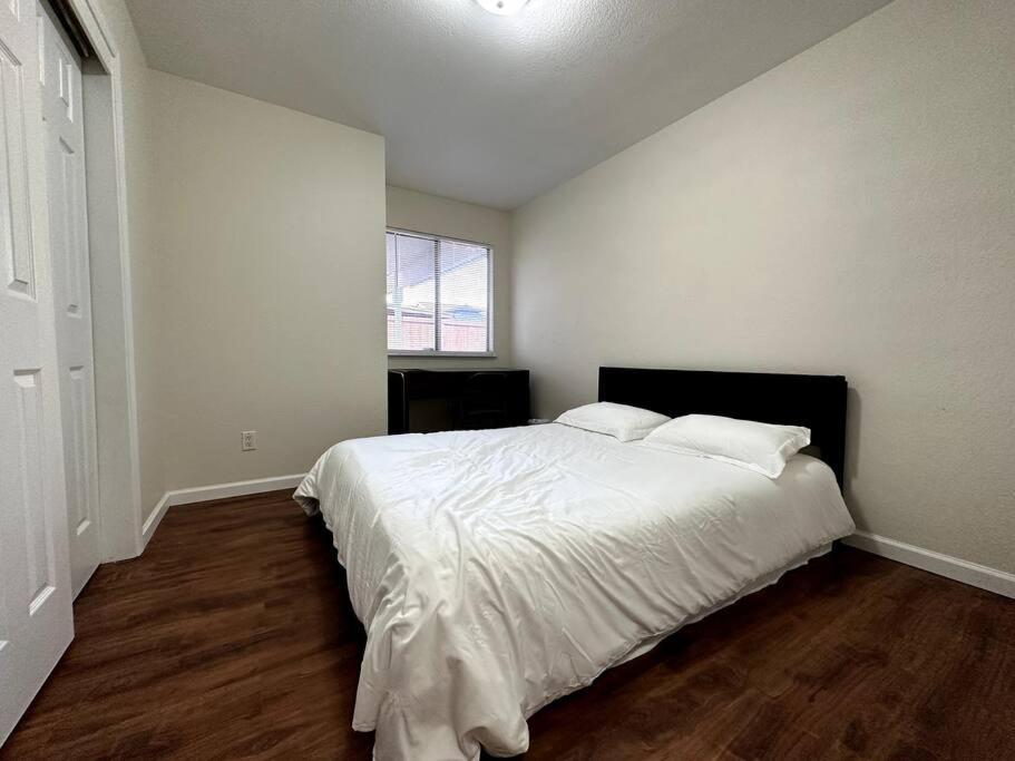 Comfortable House W/ Wi-Fi/Tv - Turlock,Ca Extérieur photo